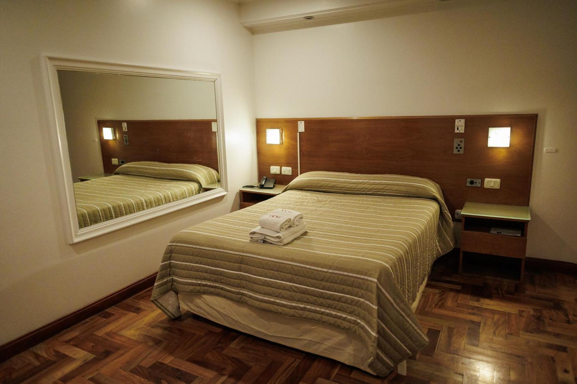 Hotel Petit 科尔多瓦 外观 照片