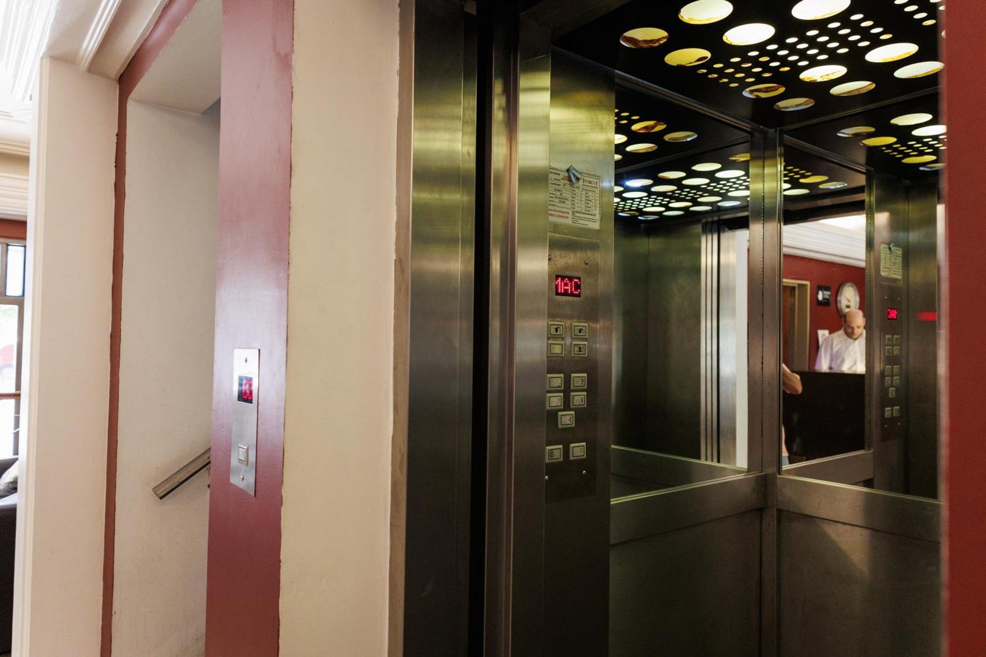 Hotel Petit 科尔多瓦 外观 照片