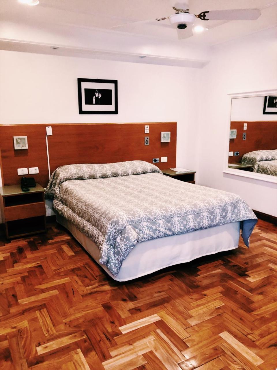 Hotel Petit 科尔多瓦 外观 照片